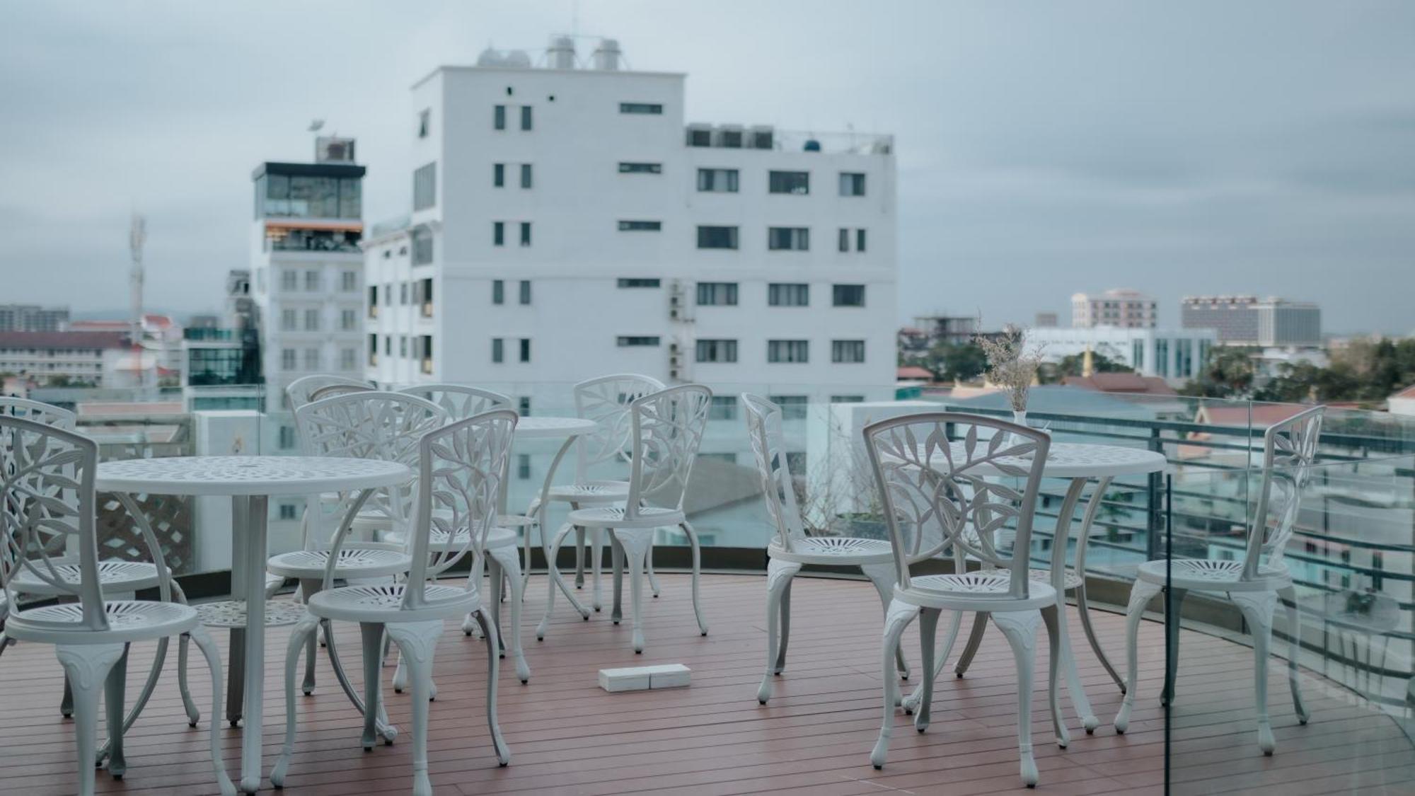 Riverside Hotel 万象 外观 照片