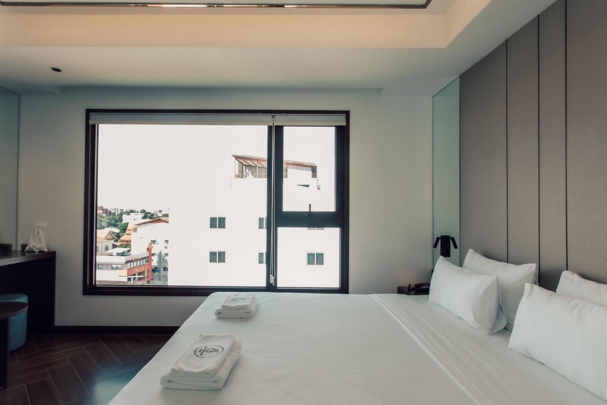 Riverside Hotel 万象 外观 照片