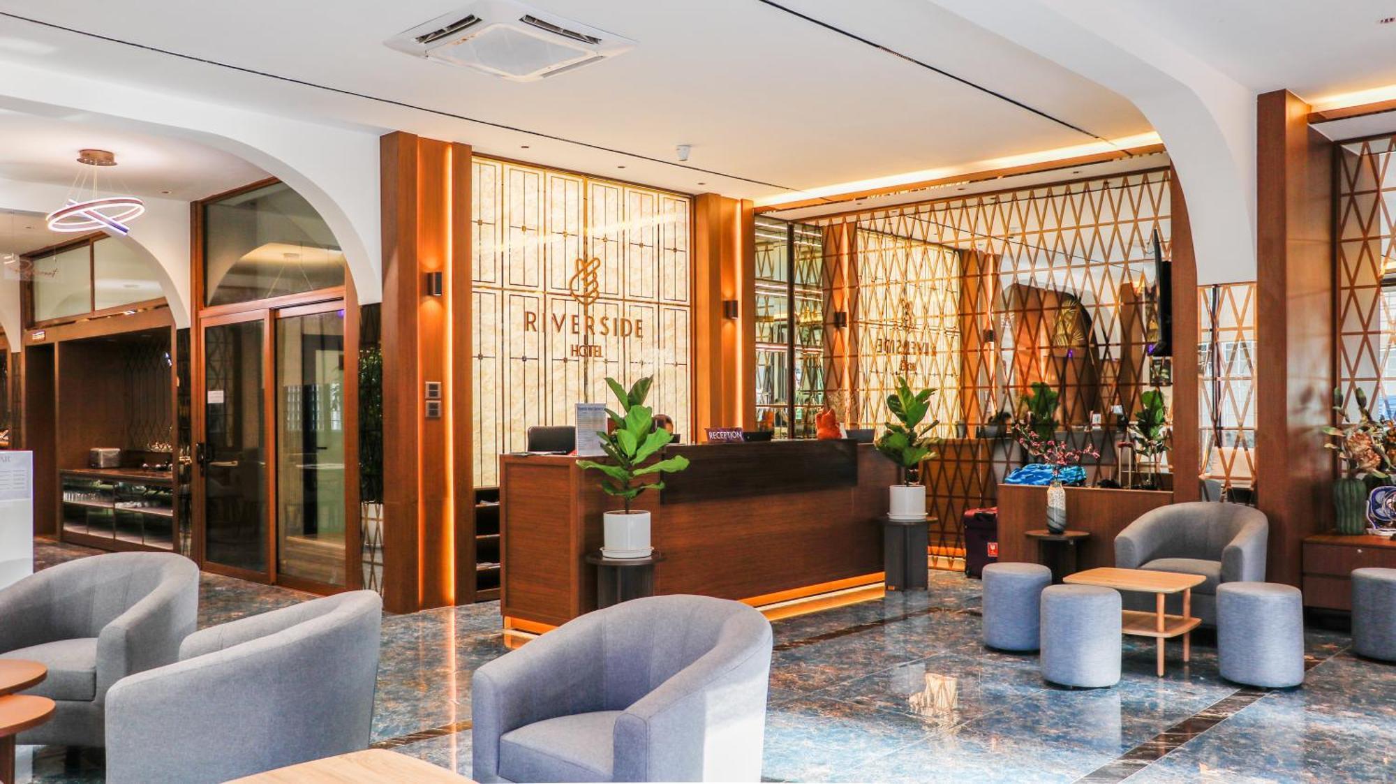 Riverside Hotel 万象 外观 照片