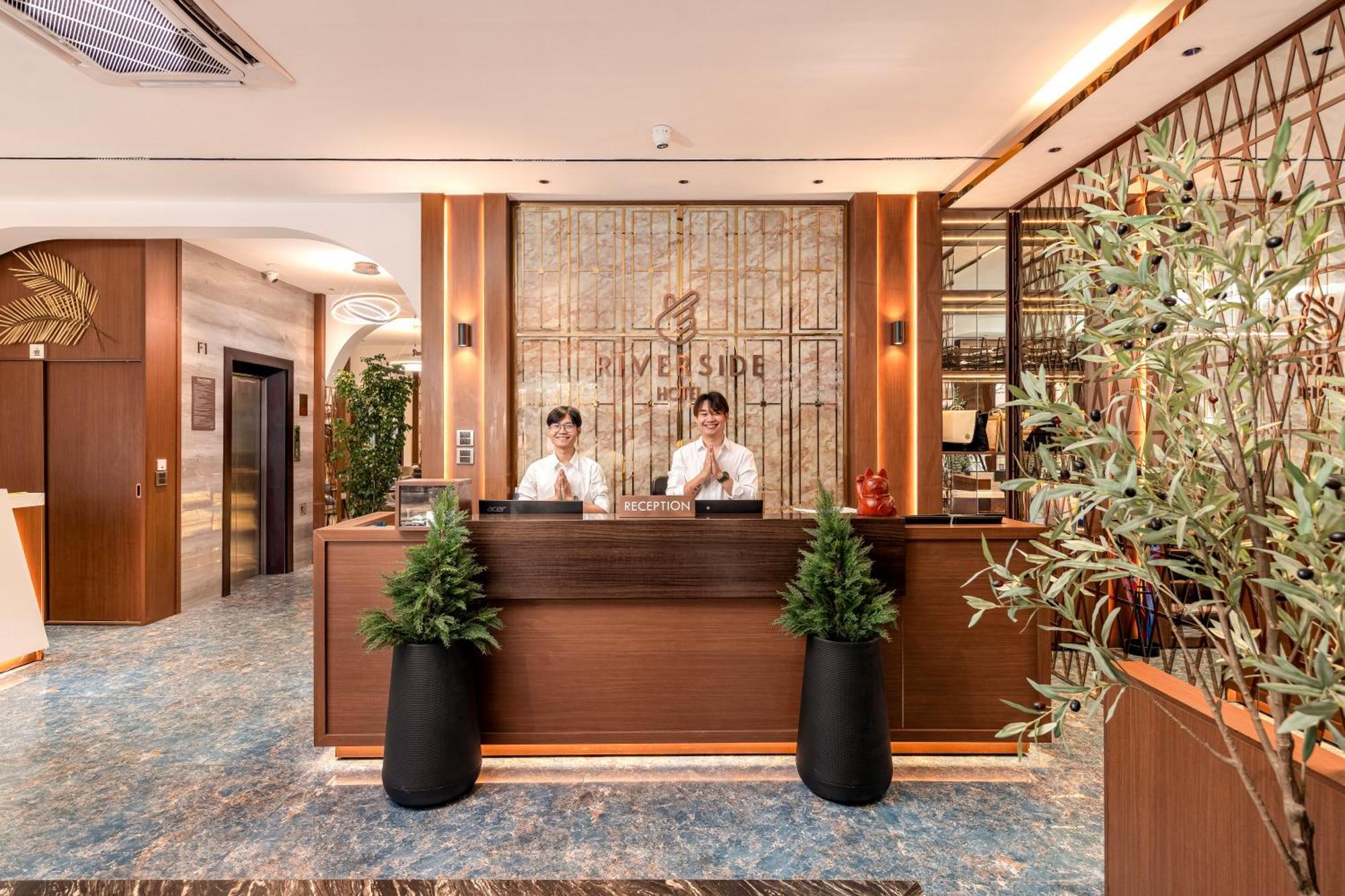 Riverside Hotel 万象 外观 照片
