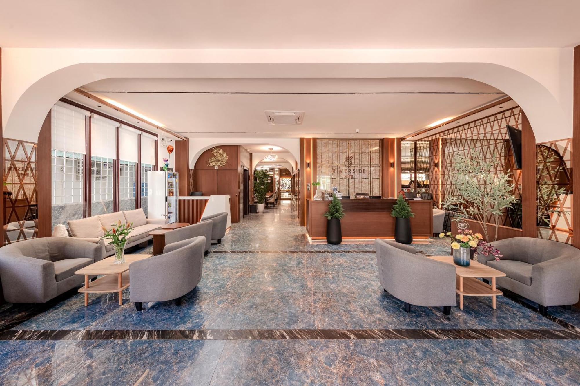 Riverside Hotel 万象 外观 照片